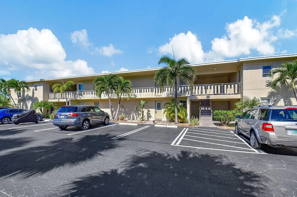 315 Circle Drive S #102, Boynton Beach, FL 33435 - Image #1