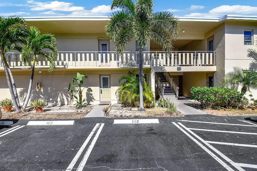 315 Circle Drive S #102, Boynton Beach, FL 33435 - Image #2