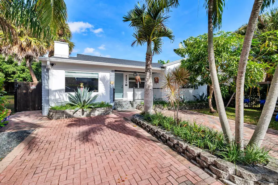 425 32nd Street, West Palm Beach, FL 33407 - Image #2