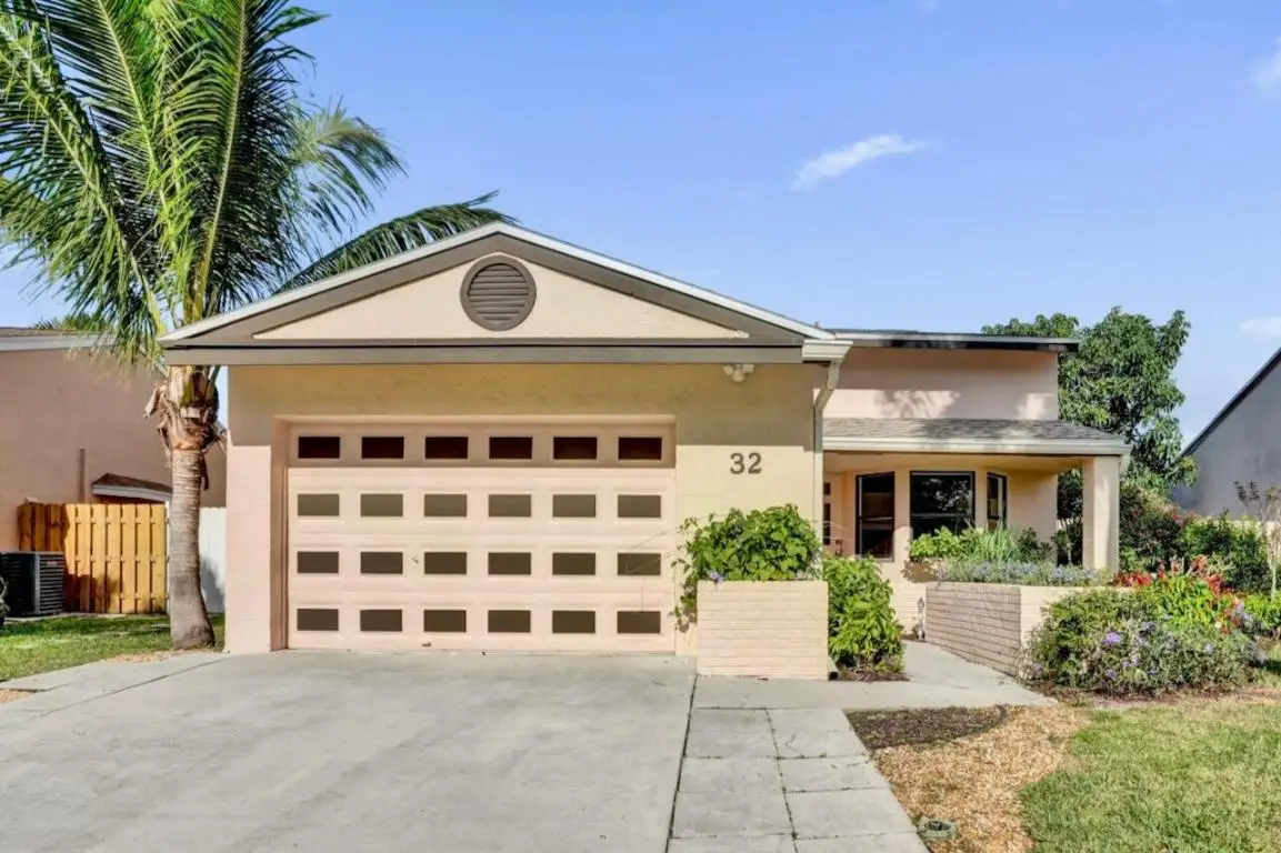 32 Buxton Lane, Boynton Beach, FL 33426 - Image #1