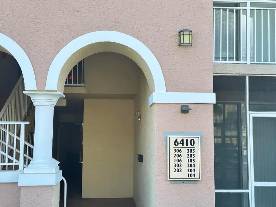 6410 Emerald Dunes Drive #105, West Palm Beach, FL 33411 - Image #2