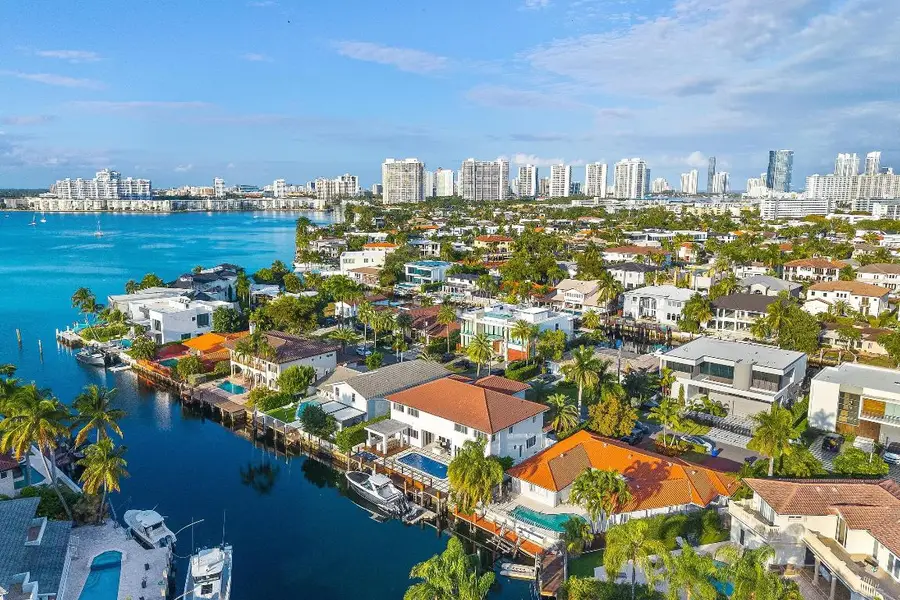 16430 NE 30th Avenue, North Miami Beach, FL 33160 - #3