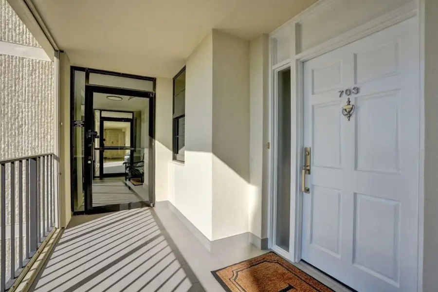 400 Beach Road #703, Tequesta, FL 33469 - Image #3