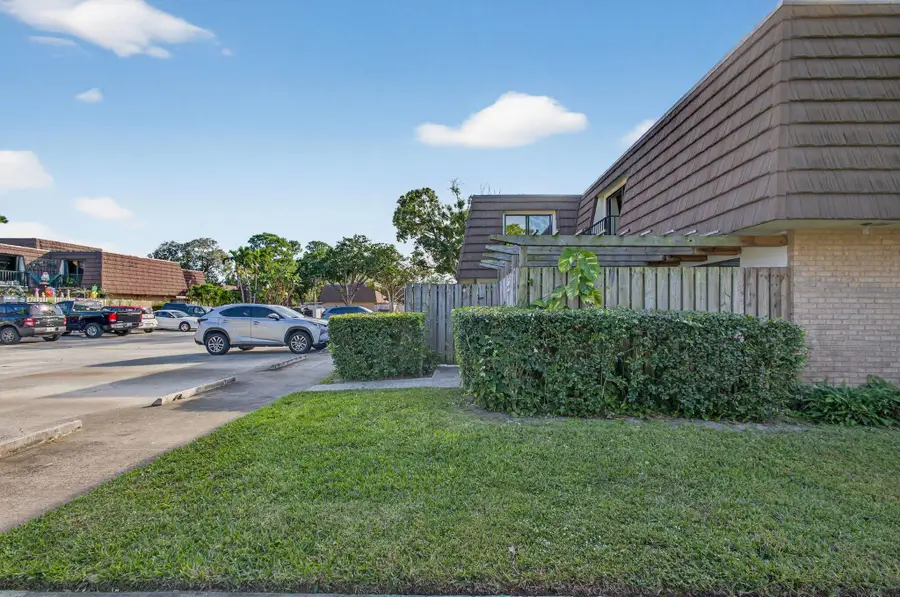 701 7th Lane, Palm Beach Gardens, FL 33418 - Image #2