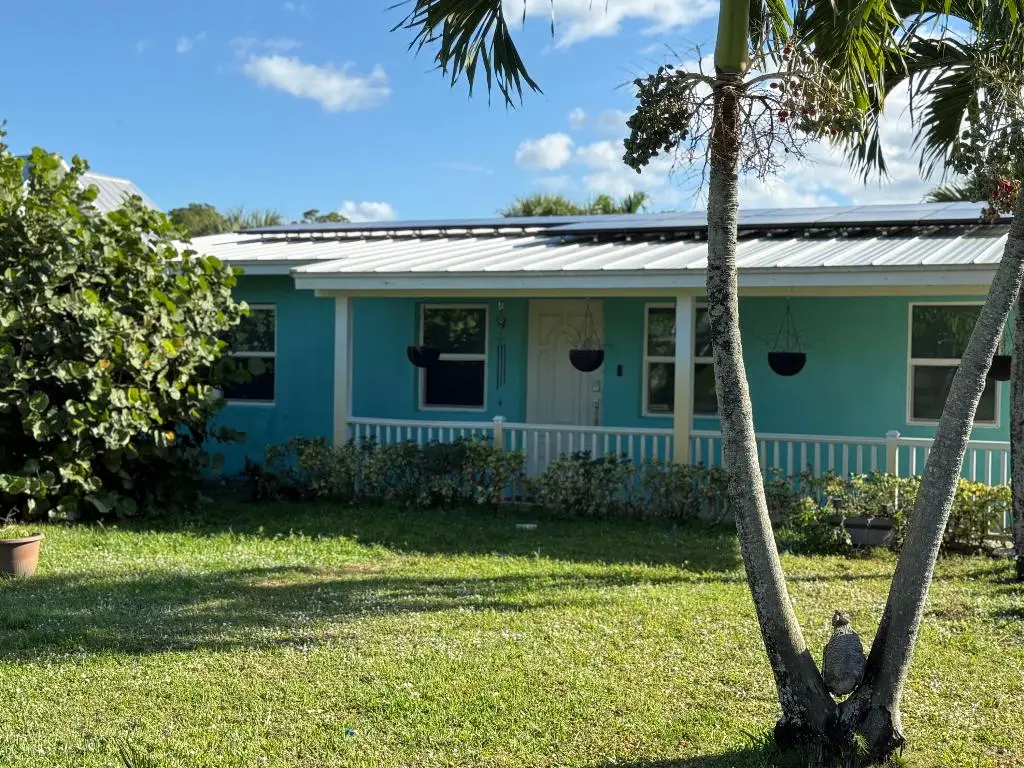 607 SE Cortez Avenue, Stuart, FL 34994 - Image #1