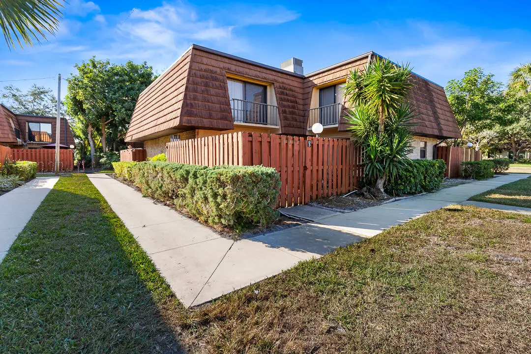 1402 Nebraska Avenue #13, Fort Pierce, FL 34950 - Image #1