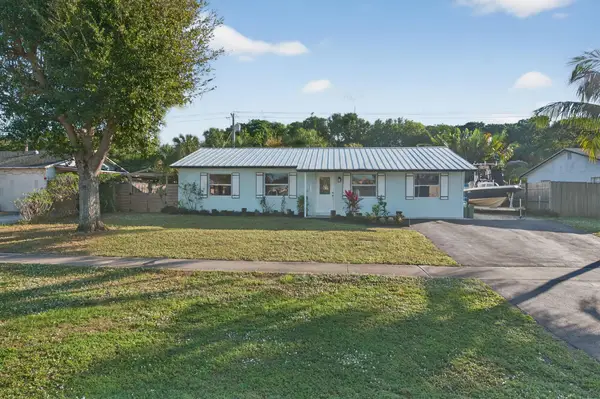 1206 Mohican Boulevard, Jupiter, FL 33458