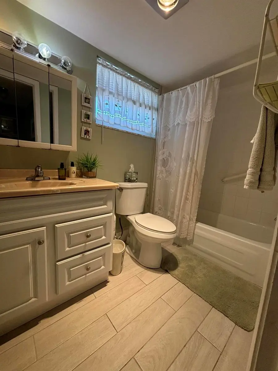 725 Lori Drive #203, Palm Springs, FL 33461 - Image #3