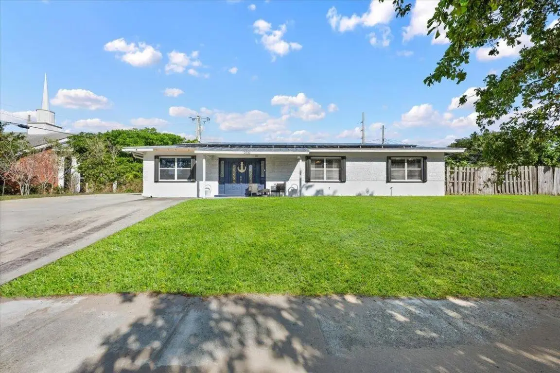 2032 6th Court S, Lake Worth Beach, FL 33461 - Image #1