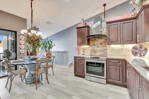 9705 Sills Drive E #204, Boynton Beach, FL 33437