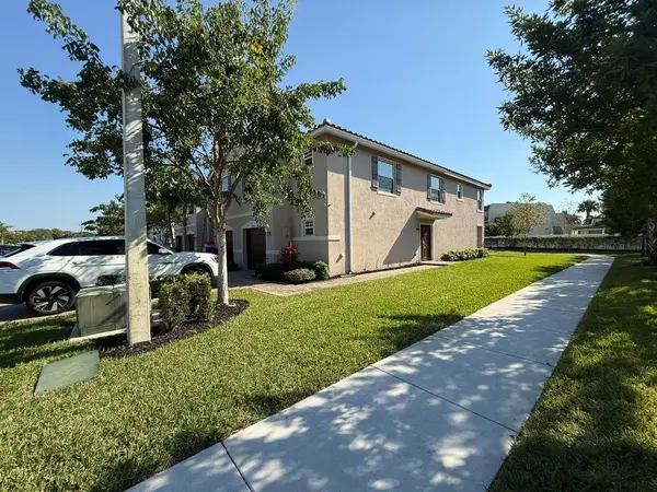 6794 Broadwater Lane Lane, Lake Worth, FL 33467
