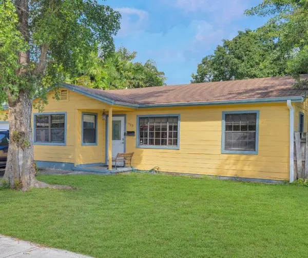 713 NE 35th Street, Oakland Park, FL 33334