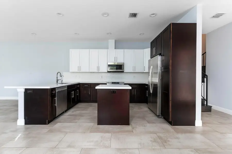 1031 NE 13th Avenue, Fort Lauderdale, FL 33304 - Image #2