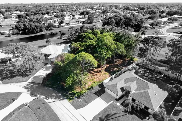 2296 SE Trillo Street, Port St Lucie, FL 34952