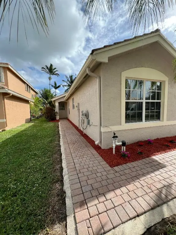 5308 Moon Shadow Lane E, Greenacres, FL 33463 - Image #2