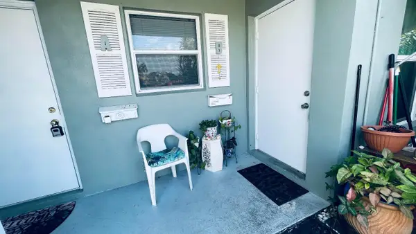 910 South Drive #B, Delray Beach, FL 33445