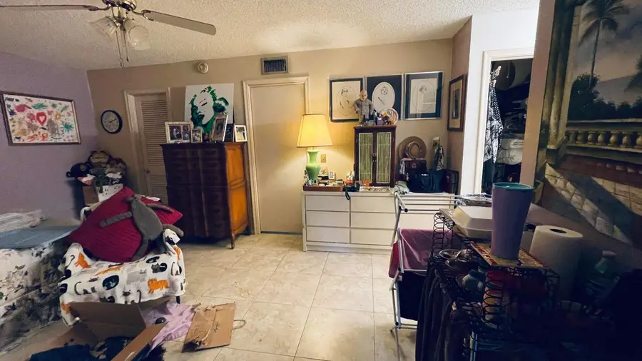 910 South Drive #B, Delray Beach, FL 33445 - Image #2