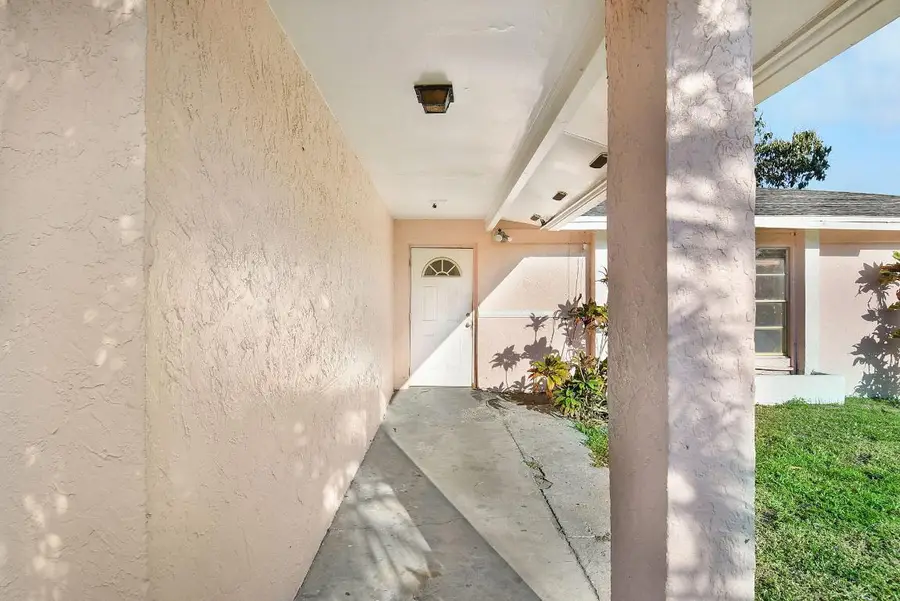 2652 Iroquois Avenue, Fort Pierce, FL 34946 - Image #2