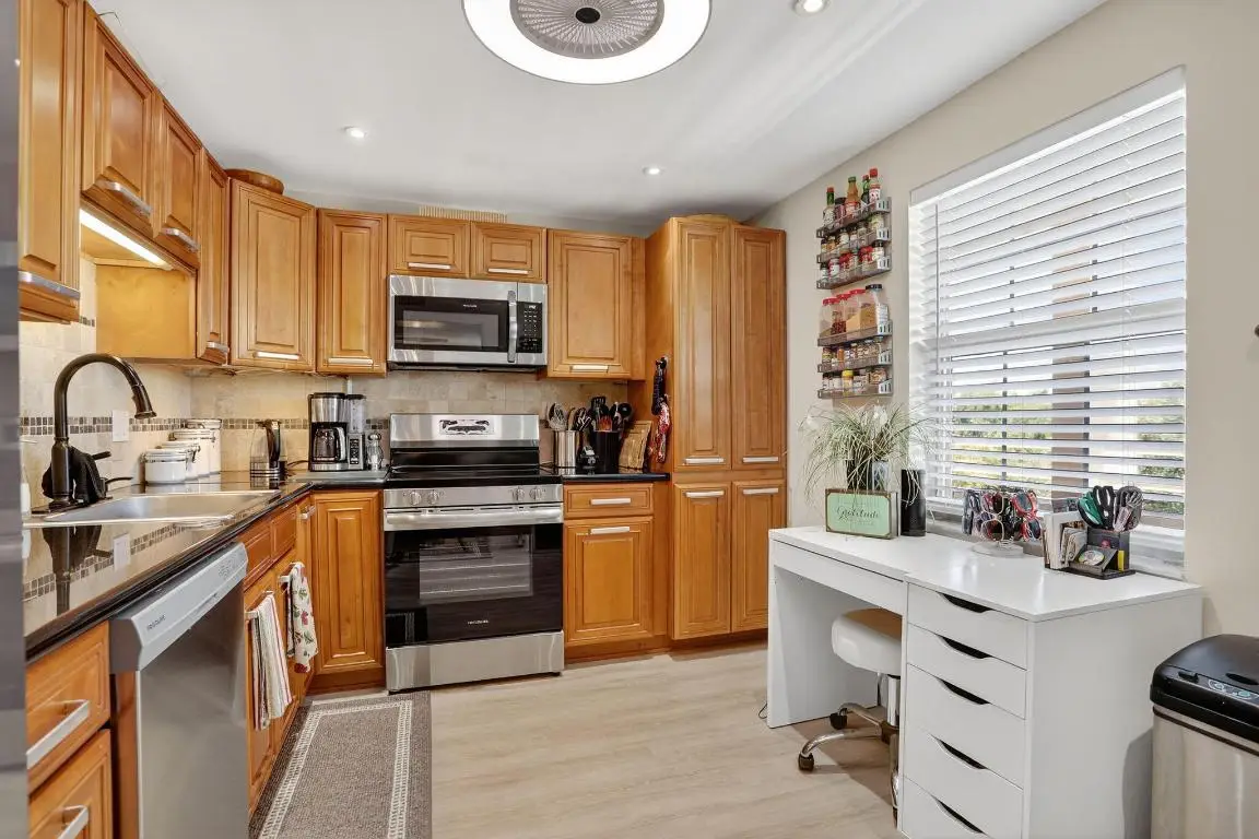 3960 Oaks Clubhouse Drive #504, Pompano Beach, FL 33069 - Image #1