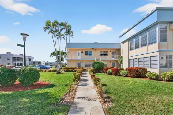 222 Burgundy E, Delray Beach, FL 33484