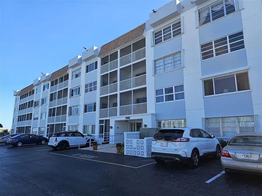 1502 S Lakeside Drive #118, Lake Worth Beach, FL 33460 - Image #2