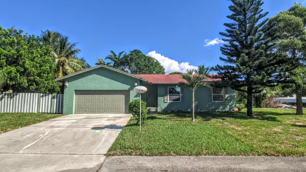 2888 S Seacrest Boulevard, Boynton Beach, FL 33435