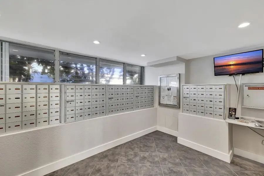 1900 S Ocean Drive #1702, Fort Lauderdale, FL 33316 - Image #3