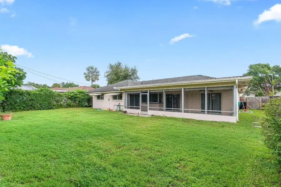 921 SW 11th Terrace, Boca Raton, FL 33486 - Image #2