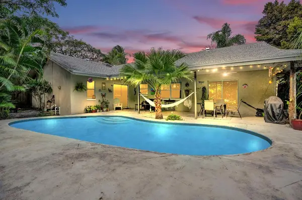 194 Parkwood Drive, Royal Palm Beach, FL 33411