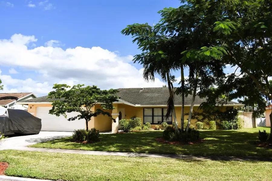 120 Sunflower Circle, West Palm Beach, FL 33411 - #2