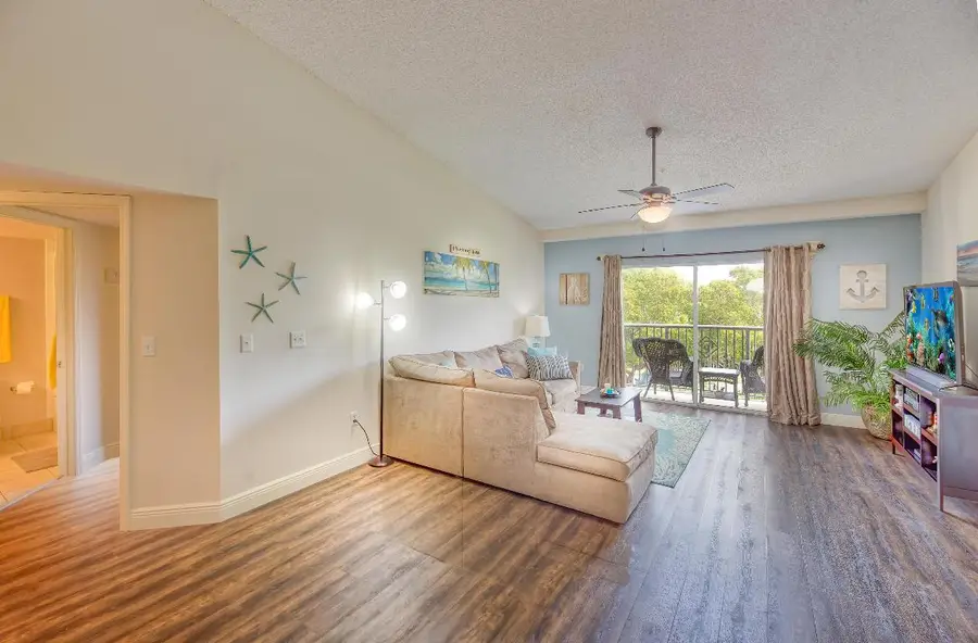 600 Crestwood Court #607, Royal Palm Beach, FL 33411 - Image #3