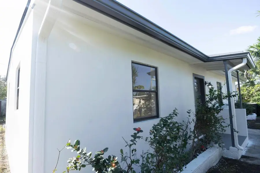 924 NW 11th Court, Fort Lauderdale, FL 33311 - #2