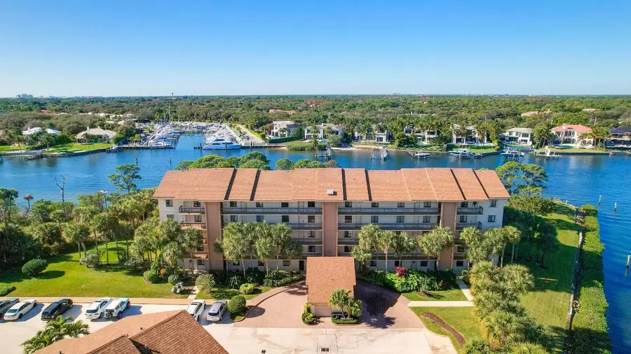 1001 Seafarer Circle #305, Jupiter, FL 33477 - Image #3