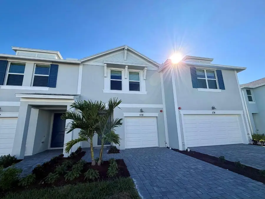 578 Salisbury Circle, Fort Pierce, FL 34982 - Image #2