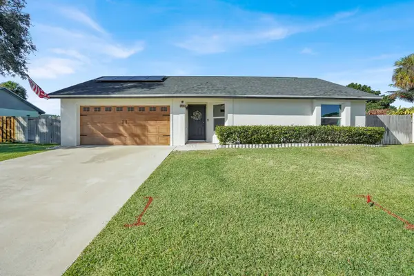 122 Parkwood Drive, Royal Palm Beach, FL 33411