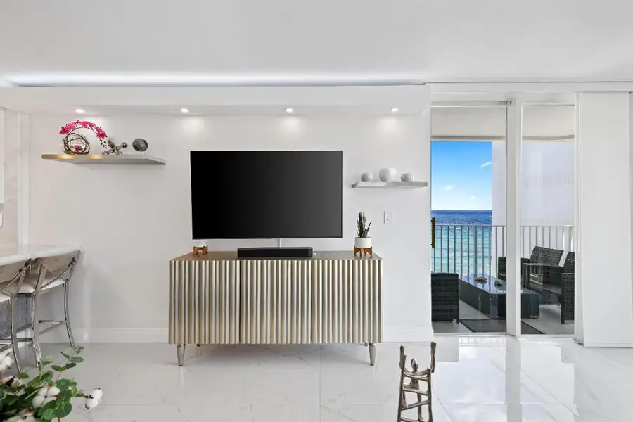3580 S Ocean 6d Boulevard #6d, Palm Beach, FL 33480 - Image #2