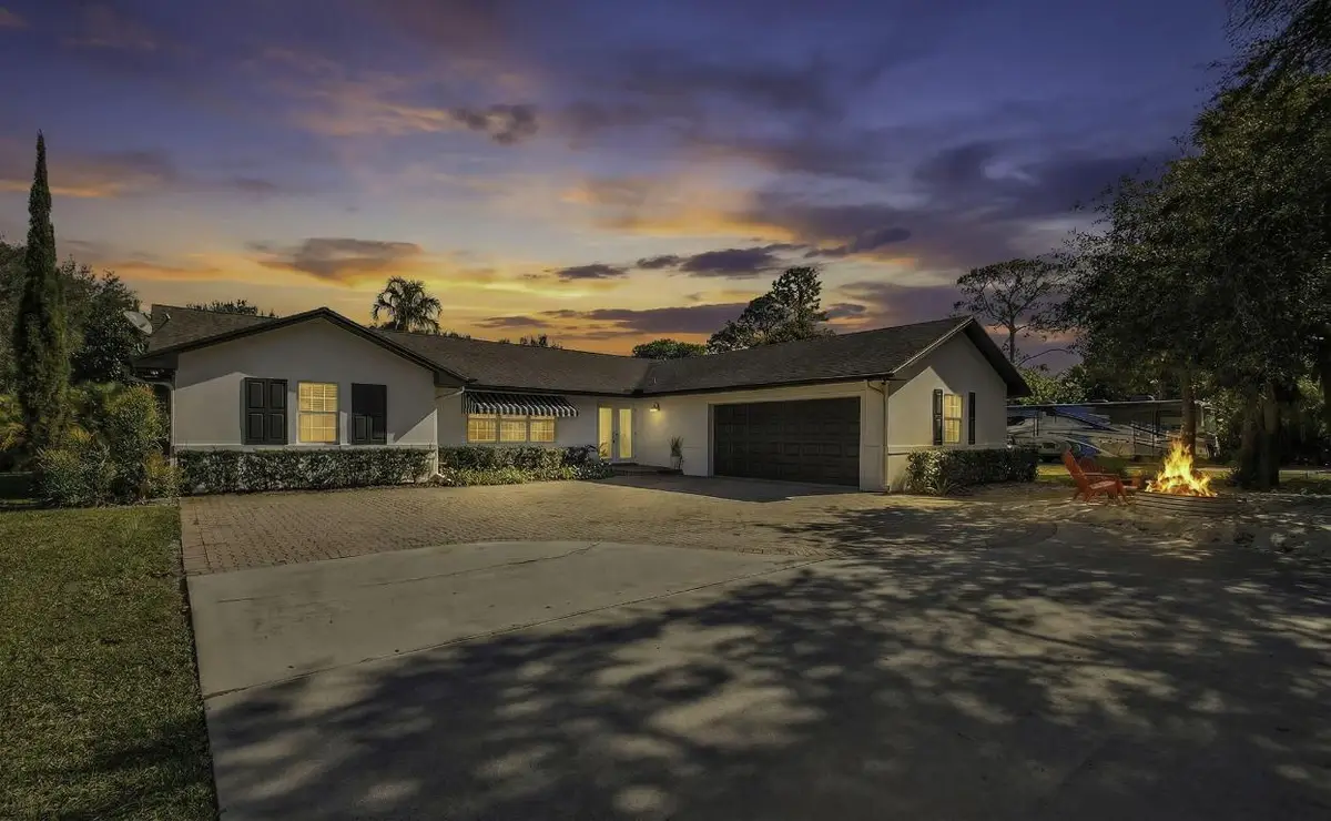 8218 S Elizabeth Avenue, Palm Beach Gardens, FL 33418 - Image #1