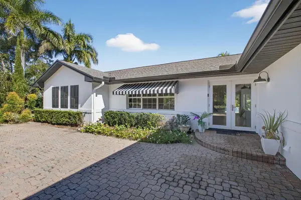 8218 S Elizabeth Avenue, Palm Beach Gardens, FL 33418