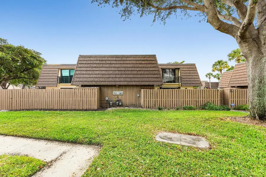 707 7th Court, Palm Beach Gardens, FL 33410 - Image #3