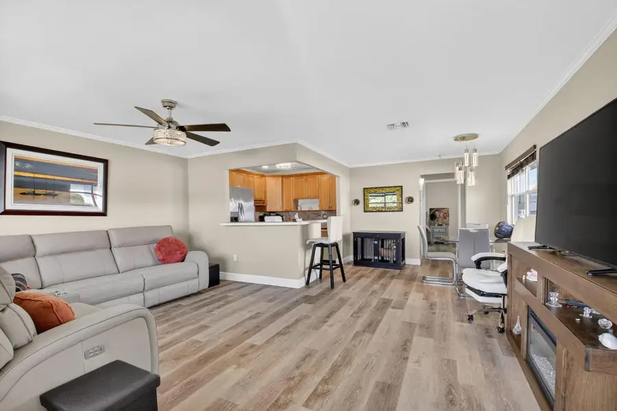 170 Valencia H, Delray Beach, FL 33446 - Image #2