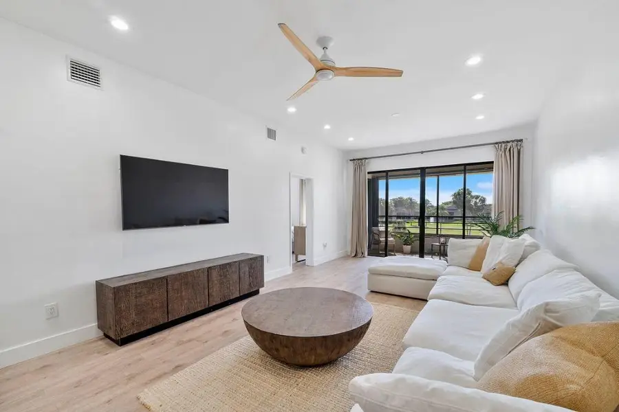 7508 La Paz Boulevard #304, Boca Raton, FL 33433 - Image #2