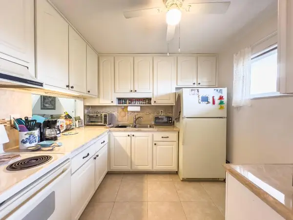 2534 Garden Drive S #207, Lake Worth, FL 33461