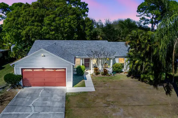 541 SE Faith Terrace, Port St Lucie, FL 34983