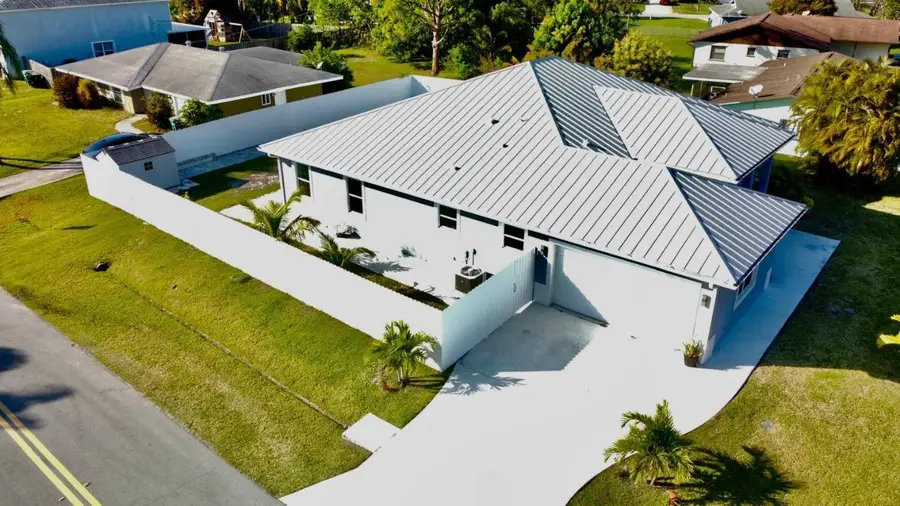 2092 SW Airoso Boulevard, Port Saint Lucie, FL 34984 - Image #3