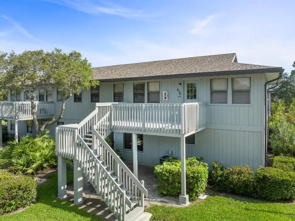 654 Centre Court Sw #201, Vero Beach, FL 32962 - Image #1