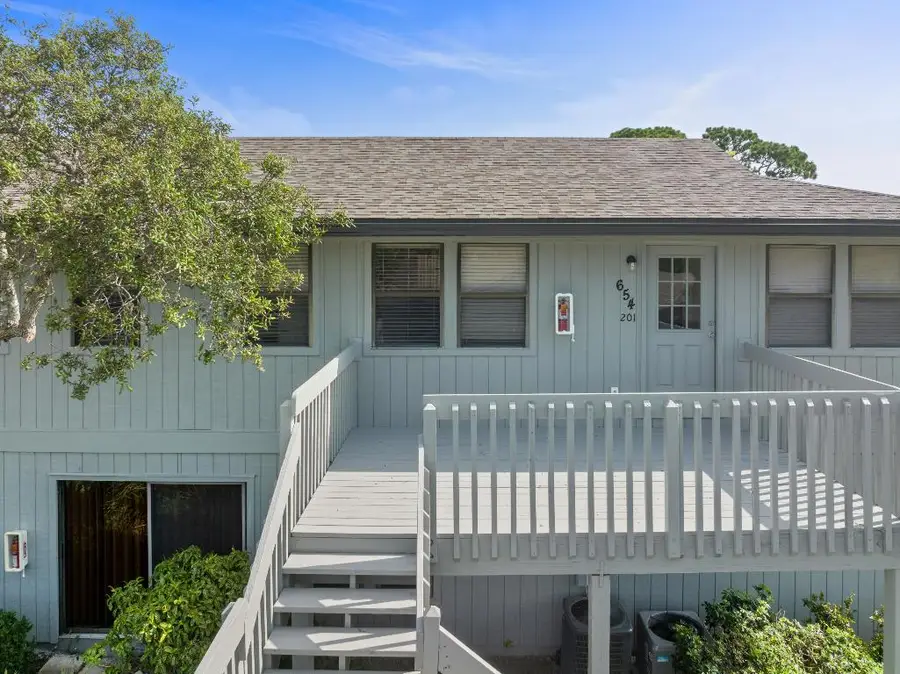 654 Centre Court Sw #201, Vero Beach, FL 32962 - Image #2