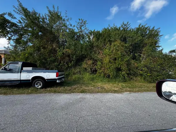 951 SW Mcelroy Avenue, Port St Lucie, FL 34953