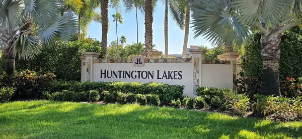 6935 Huntington Lane, Unit 207, Delray Beach, FL 33446