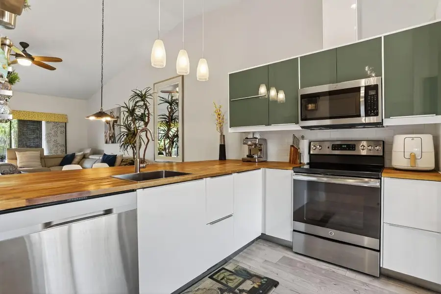 1032 E Lakes Drive, Deerfield Beach, FL 33064 - Image #3