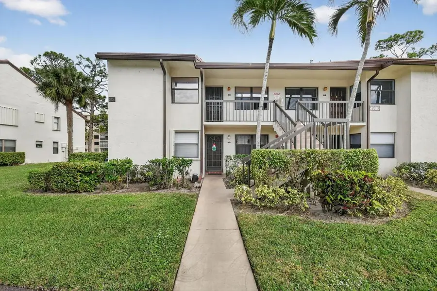 4900 Lucerne Lakes Boulevard #201, Lake Worth, FL 33467 - Image #2